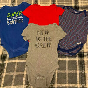 4 onesies for babies size 6 to 9 months